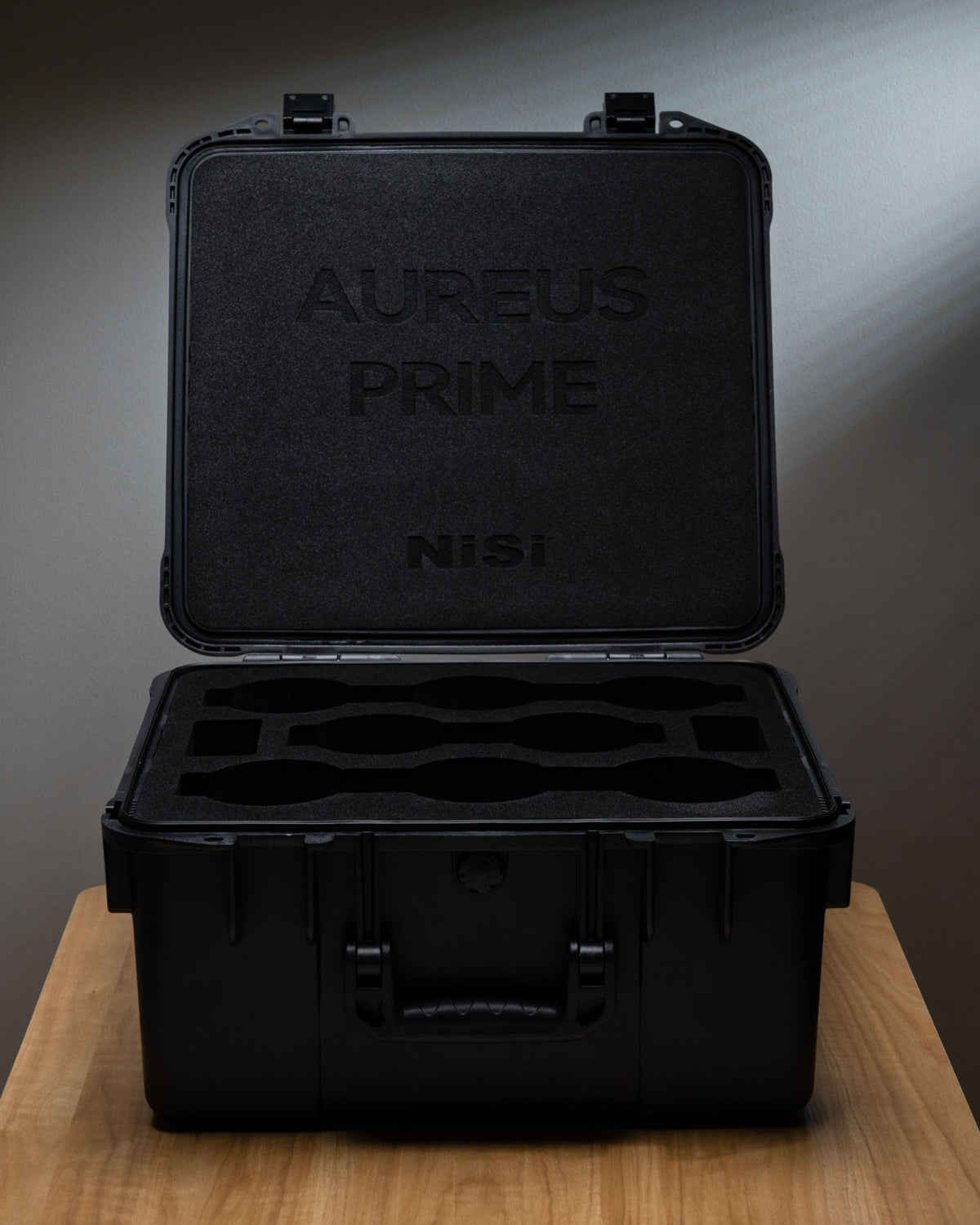 ប្រអប់ដាក់កញ្ចក់កាមេរ៉ា NiSi AUREUS Cinema Lens Hardshell សម្រាប់កញ្ចក់ ៨ (អាចដាក់កញ្ចក់ AUREUS Cinema បាន ៨)
