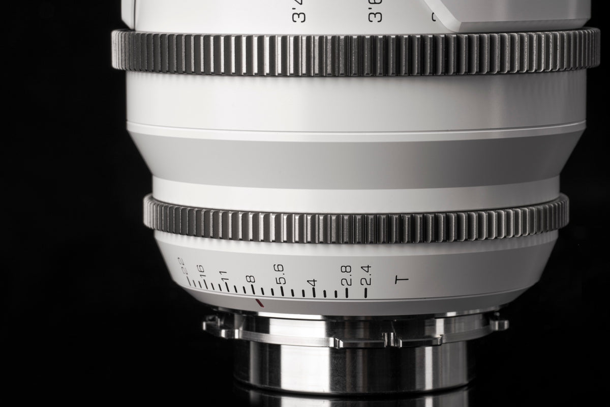 Viltrox EPIC Anamorphic 135mm T2.4 1.33X Cine Lens PL Mount