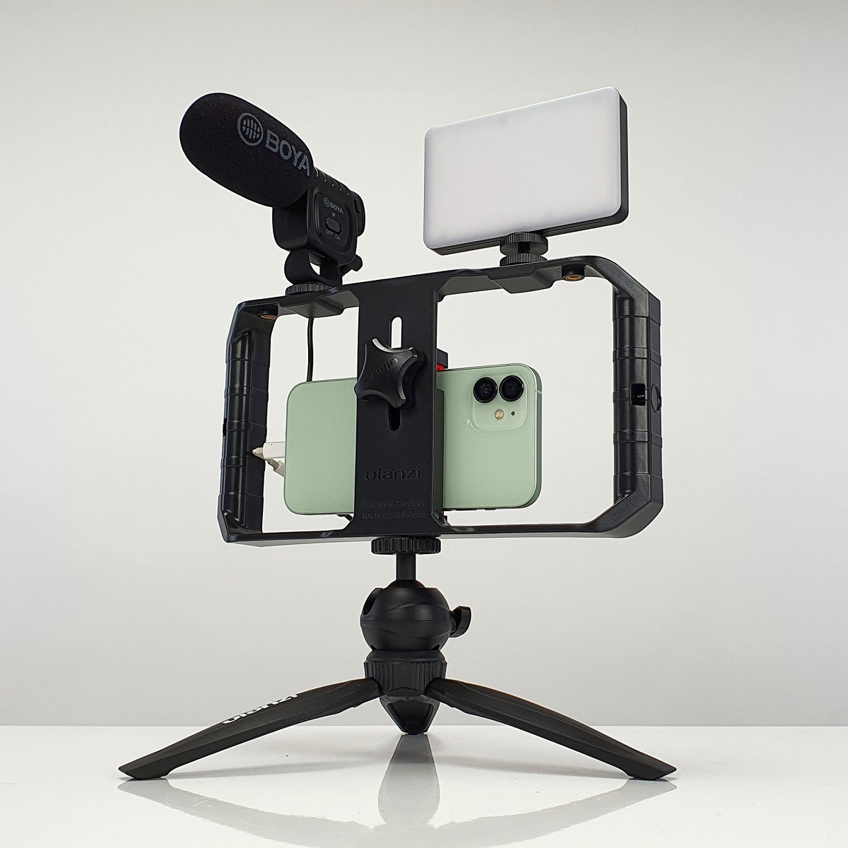 PHOTOCITY YOUTUBER KIT M1 – BOYA BY-BM3011 ឈុតមីក្រូហ្វូនសម្រាប់ទូរស័ព្ទ